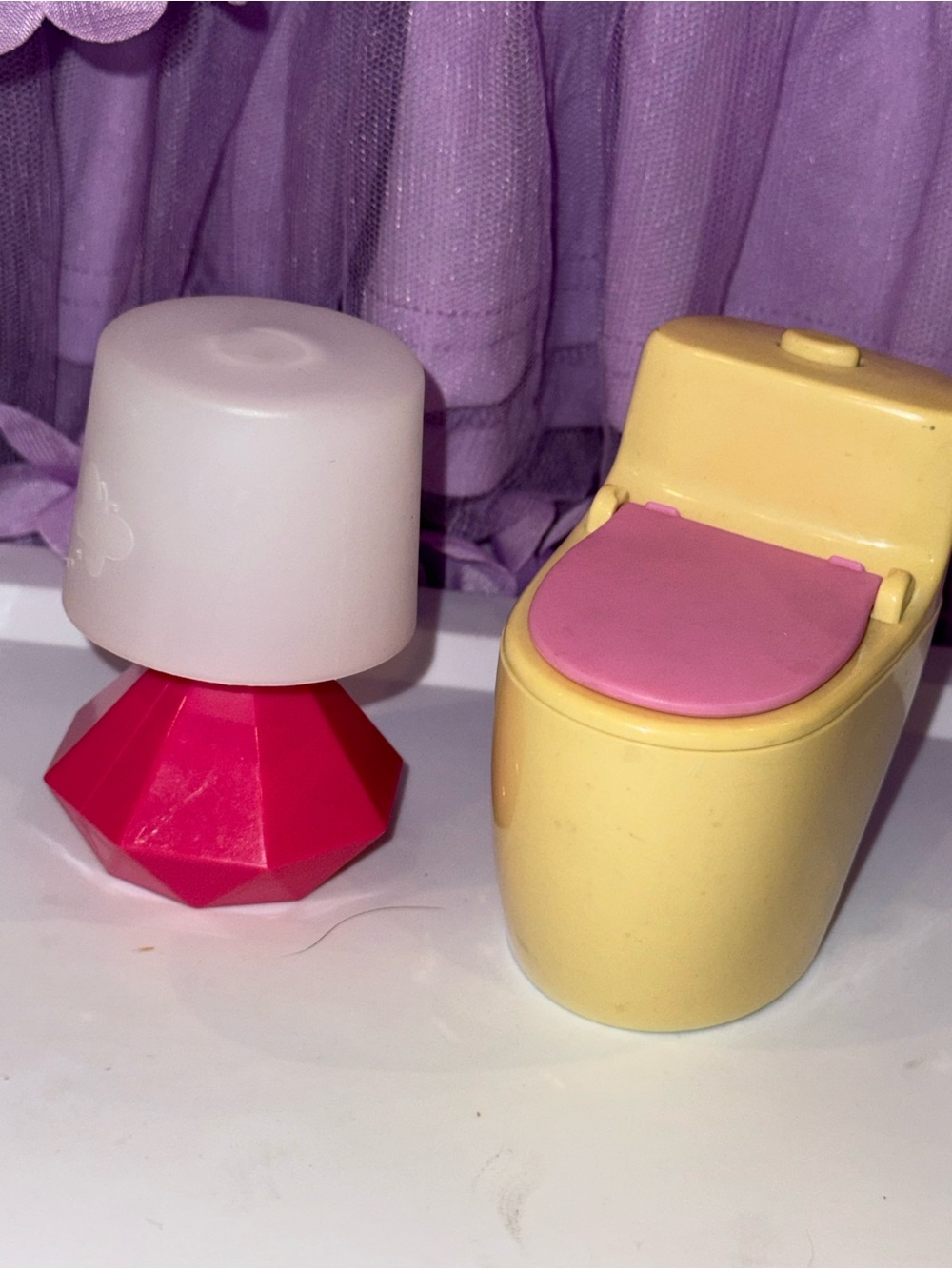 Barbie Mattel dream house toilet and light up lamp